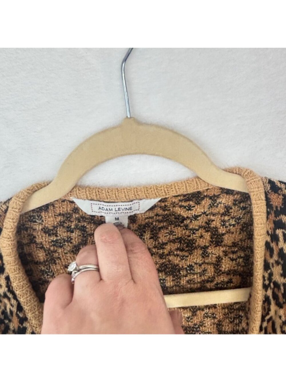 ✨3/$30 Leopard Print Cardigan Sweater Open Front Size M - Picture 2 of 5